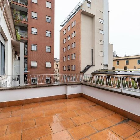 Sant'Ambrogio Bright Apartment With Terrace Milan Exterior photo