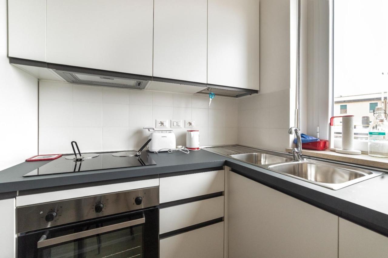 Sant'Ambrogio Bright Apartment With Terrace Milan Exterior photo