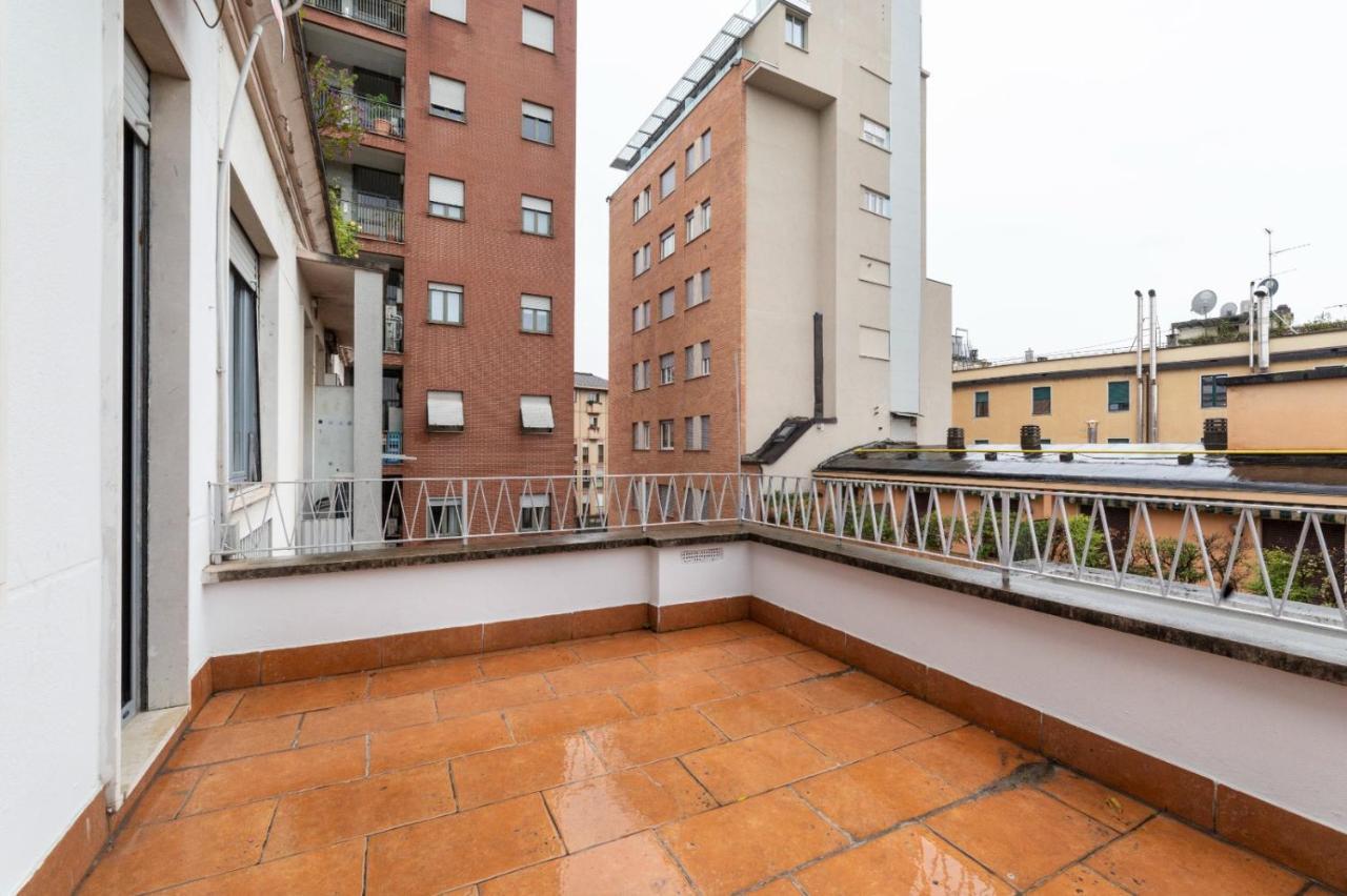 Sant'Ambrogio Bright Apartment With Terrace Milan Exterior photo