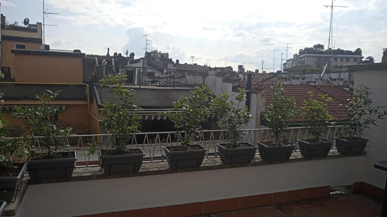 Sant'Ambrogio Bright Apartment With Terrace Milan Exterior photo