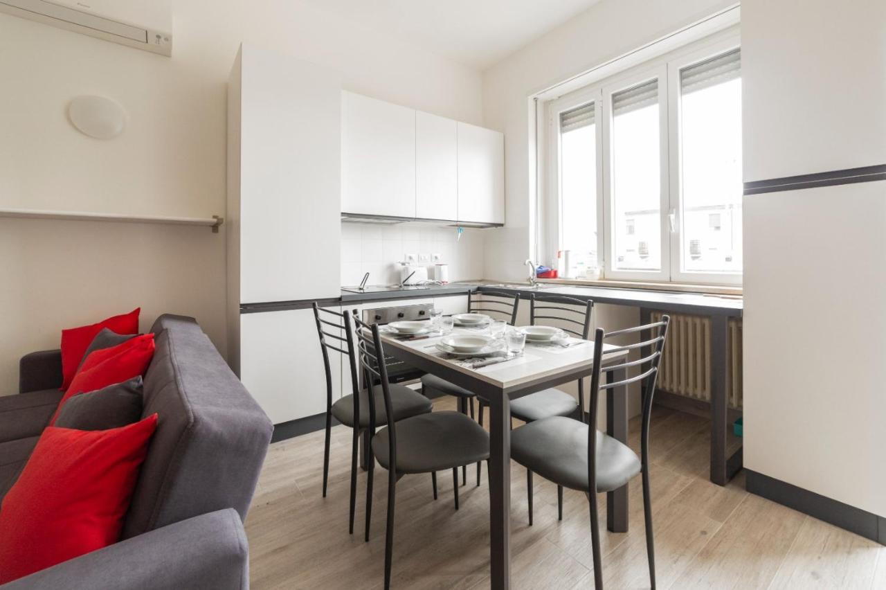Sant'Ambrogio Bright Apartment With Terrace Milan Exterior photo