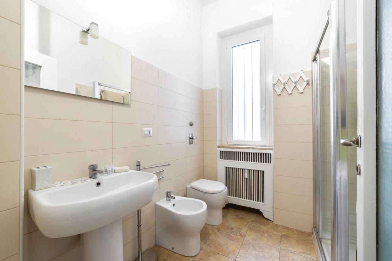 Sant'Ambrogio Bright Apartment With Terrace Milan Exterior photo